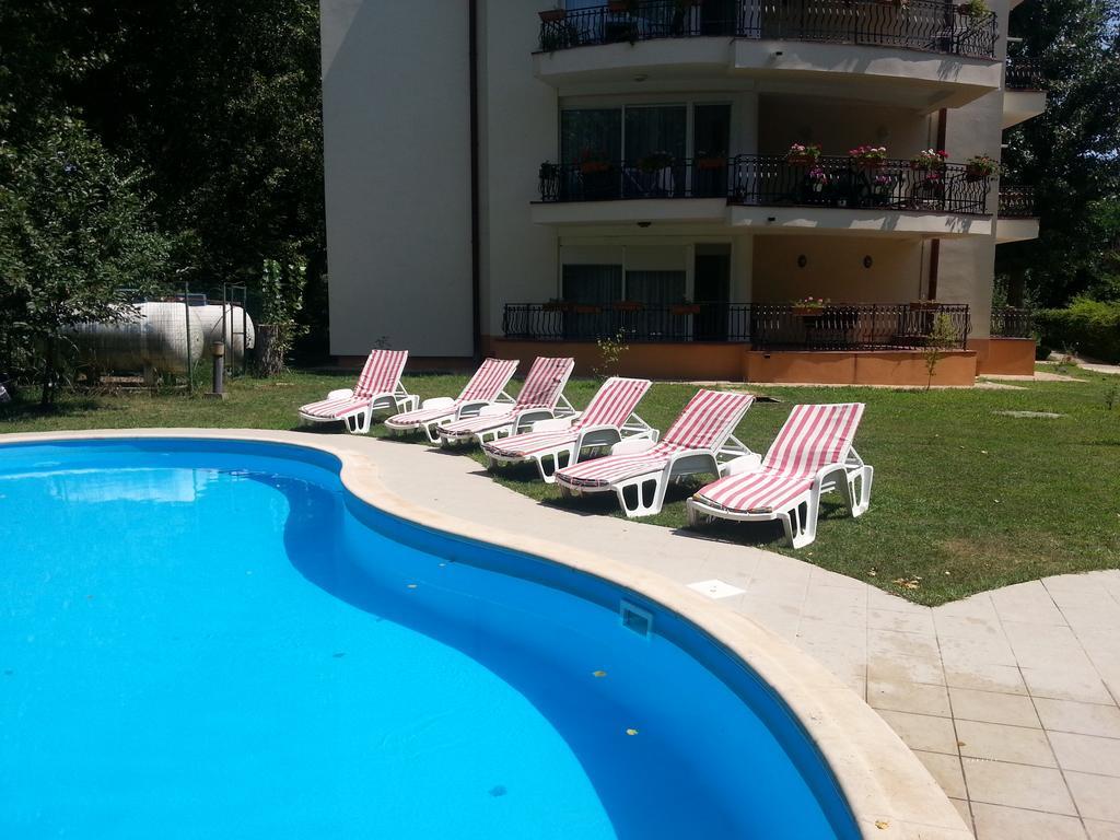 Club Topaz Apartments Нептун Экстерьер фото
