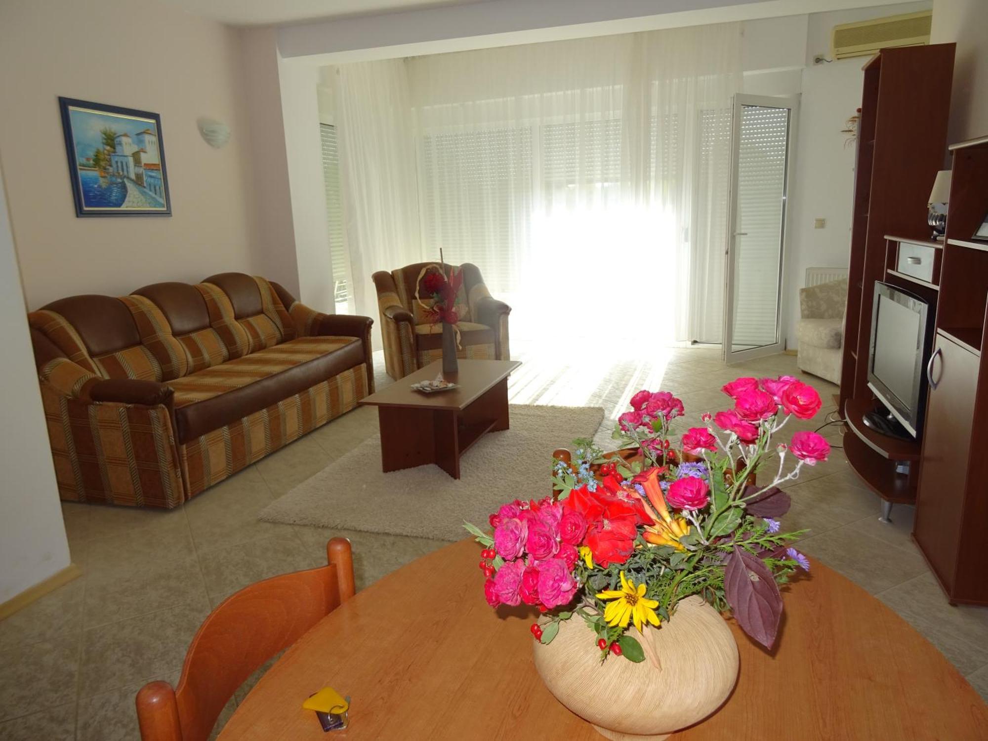 Club Topaz Apartments Нептун Экстерьер фото