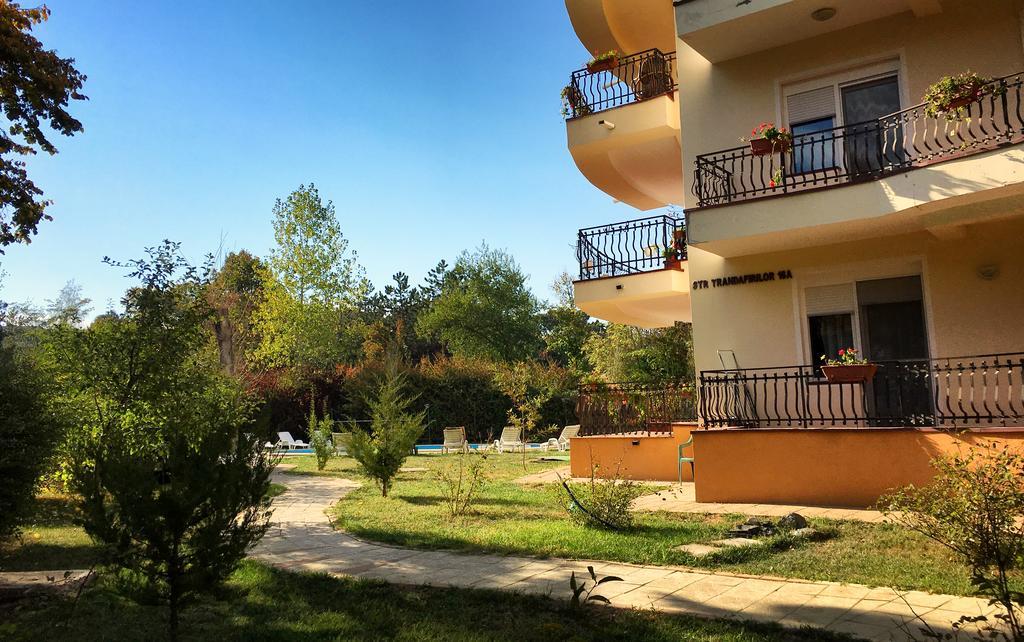 Club Topaz Apartments Нептун Экстерьер фото