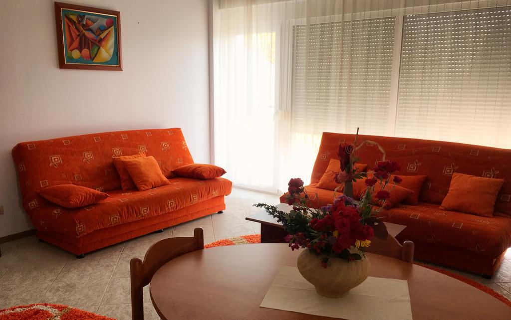 Club Topaz Apartments Нептун Экстерьер фото