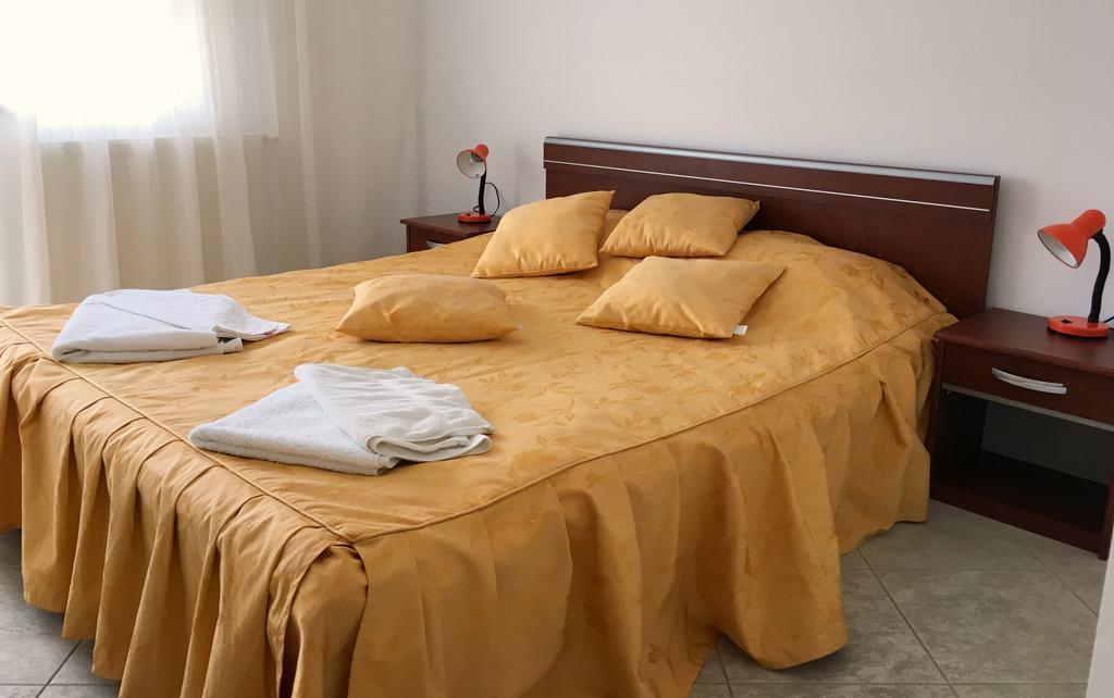 Club Topaz Apartments Нептун Экстерьер фото
