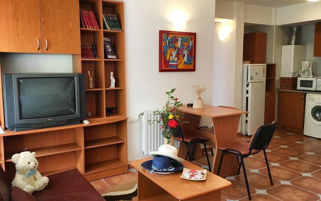 Club Topaz Apartments Нептун Экстерьер фото