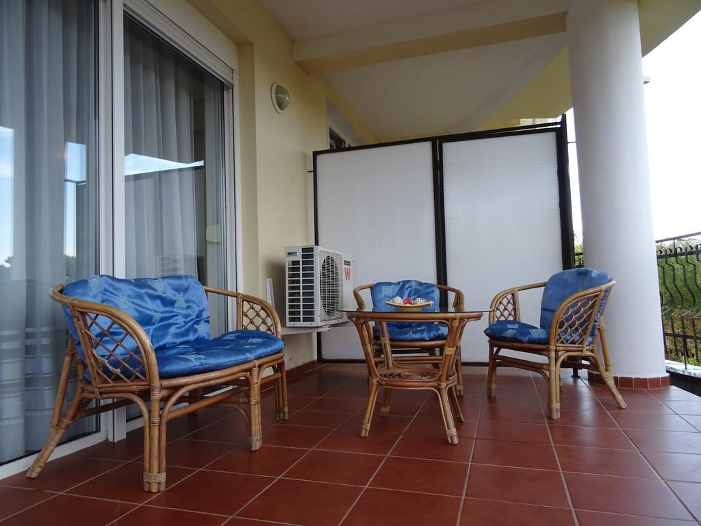 Club Topaz Apartments Нептун Экстерьер фото