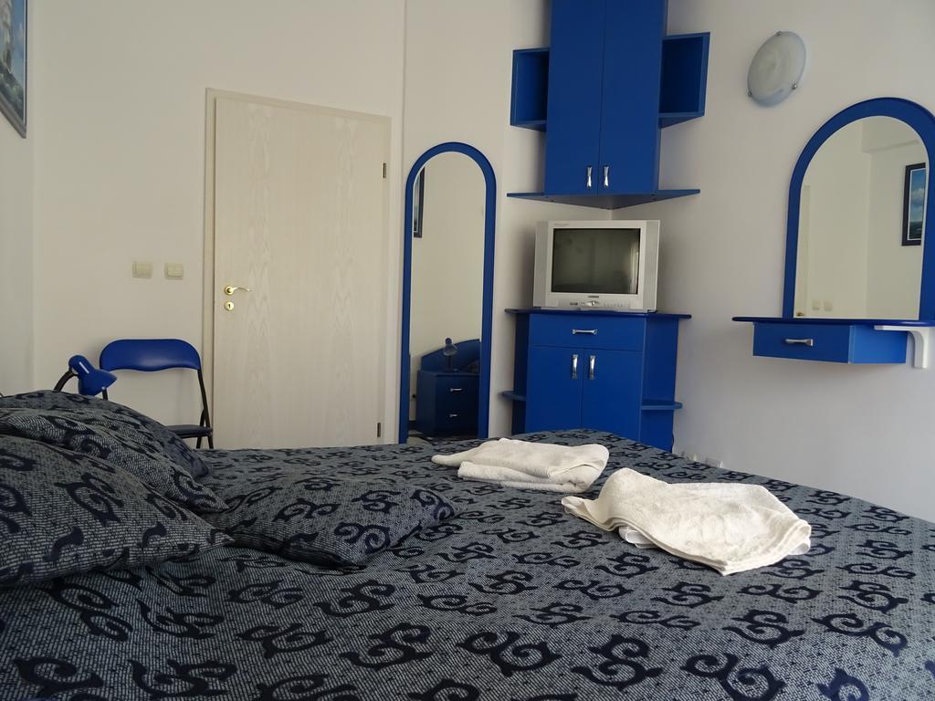 Club Topaz Apartments Нептун Экстерьер фото