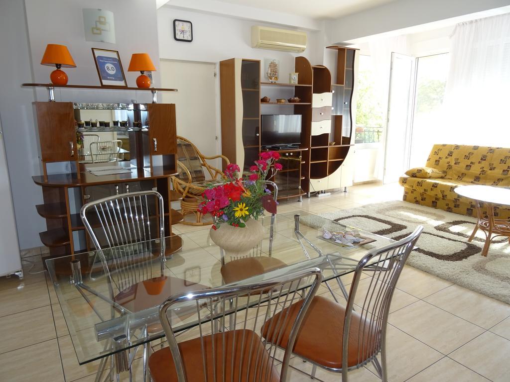 Club Topaz Apartments Нептун Экстерьер фото