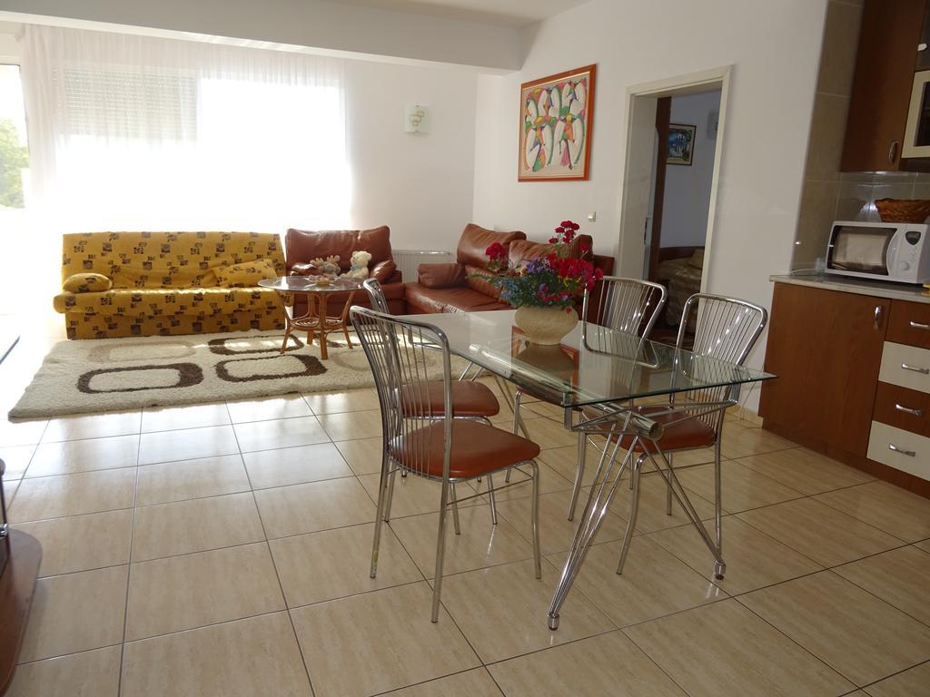 Club Topaz Apartments Нептун Экстерьер фото