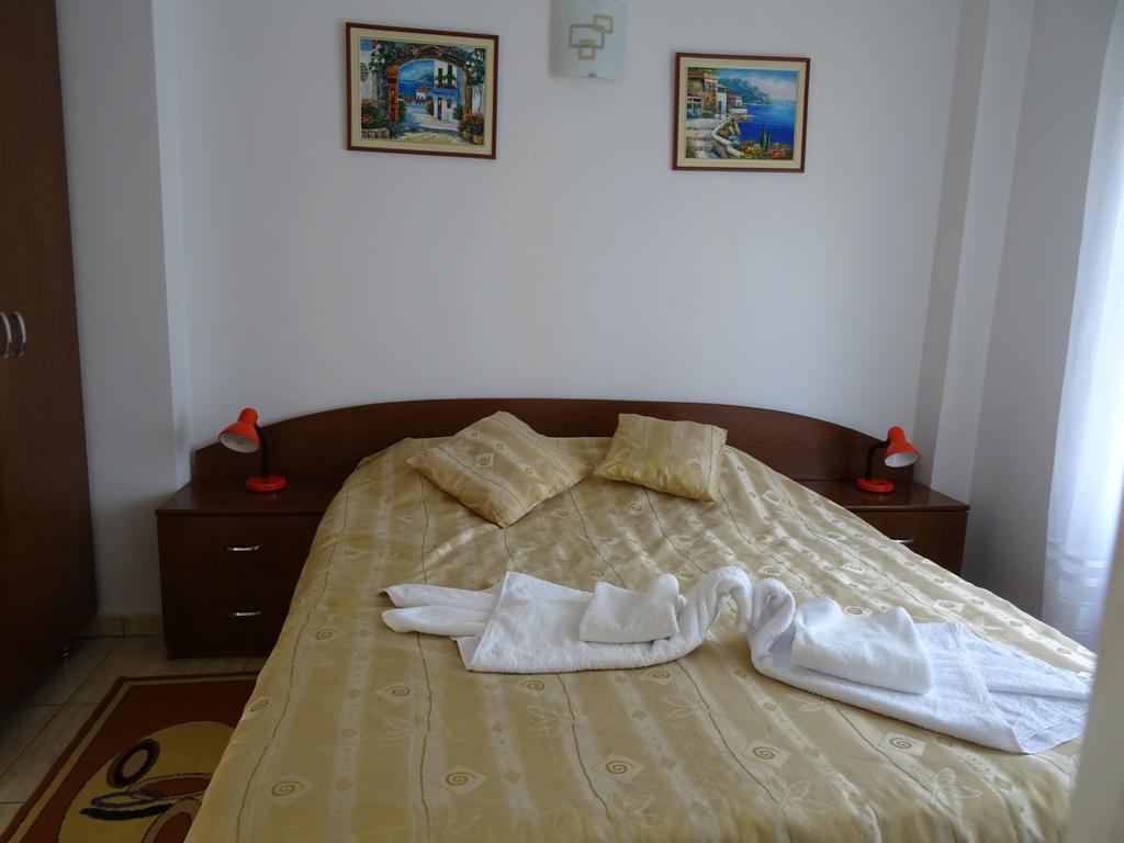 Club Topaz Apartments Нептун Экстерьер фото