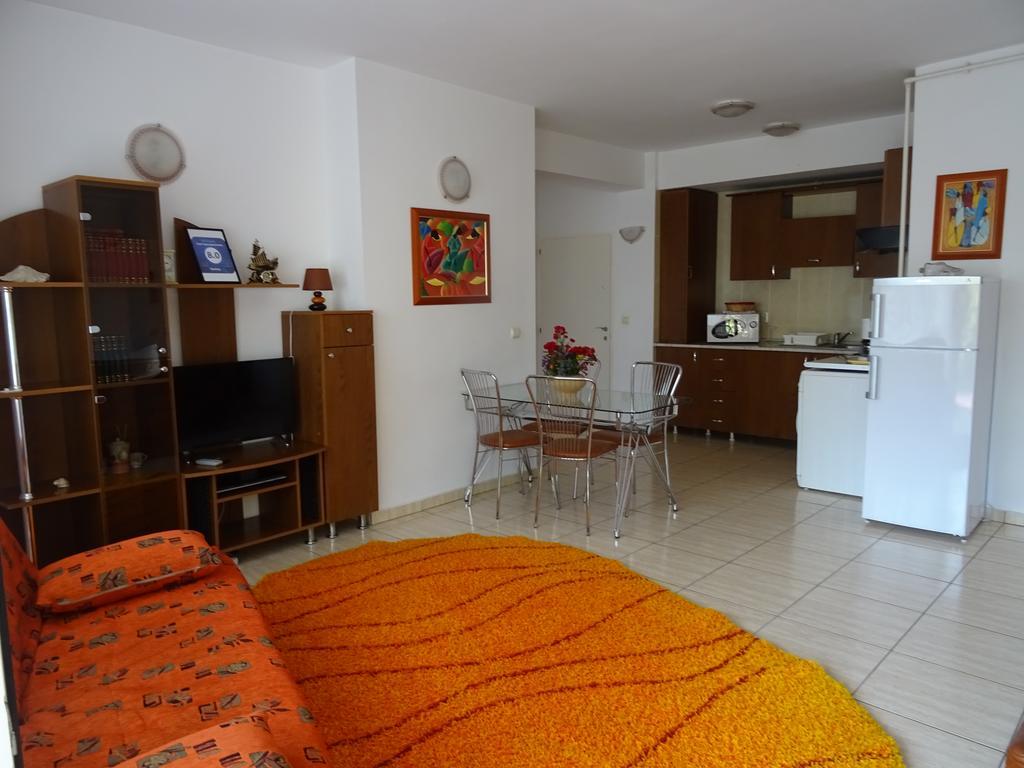 Club Topaz Apartments Нептун Экстерьер фото