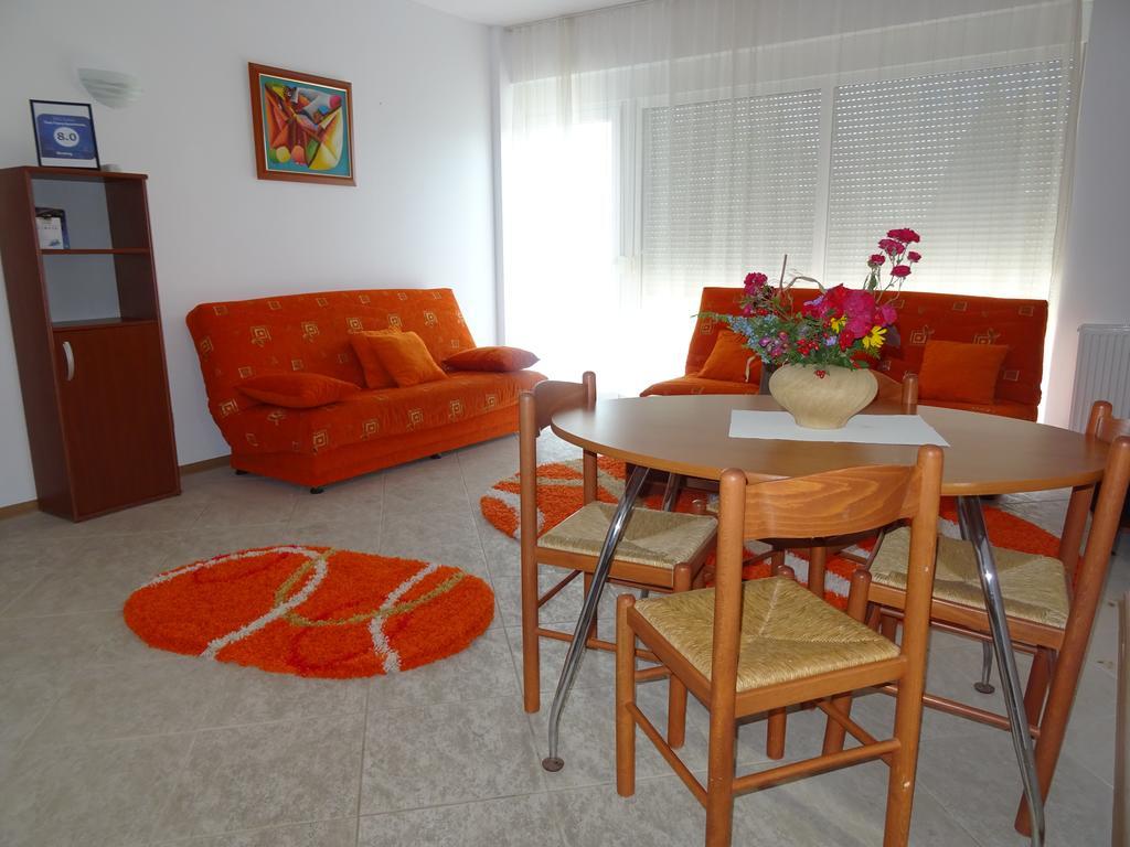 Club Topaz Apartments Нептун Экстерьер фото