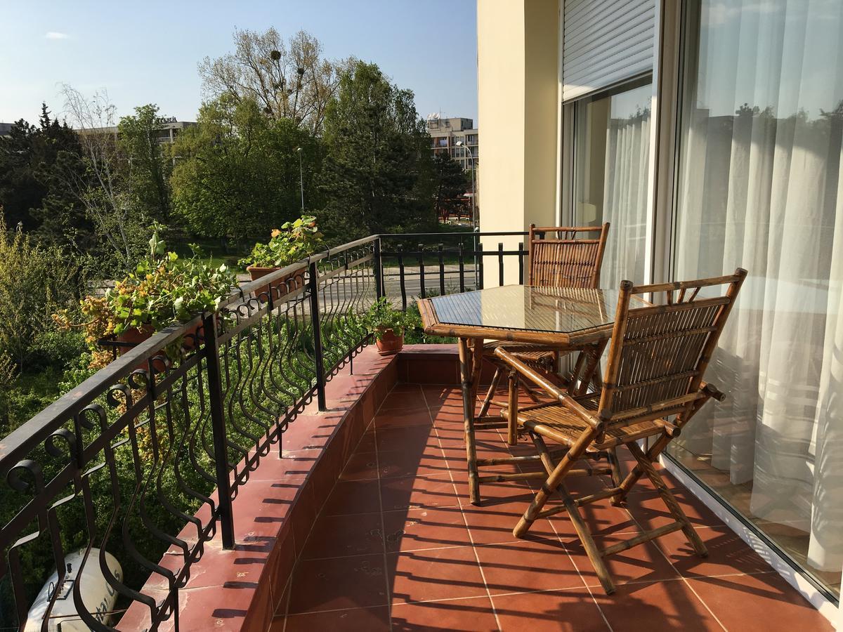 Club Topaz Apartments Нептун Экстерьер фото